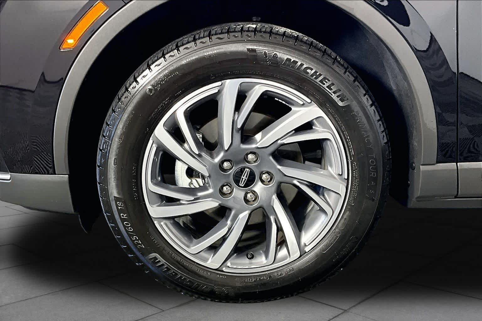 Used 2025 Lincoln Corsair FWD image 10