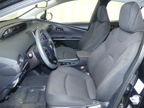 Used 2022 Toyota Prius LE image 20