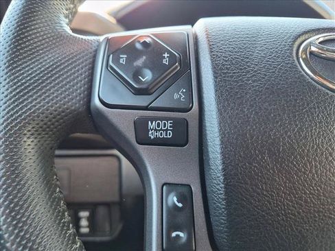 Used 2022 Toyota Tacoma TRD Off-Road AWD/4WD image 14
