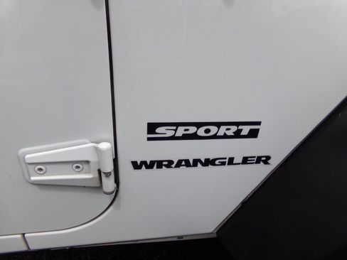 Used 2015 Jeep Wrangler Sport AWD/4WD image 24