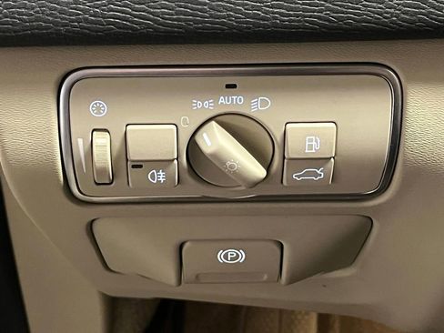 Used 2016 Volvo XC60 T5 Premier image 14