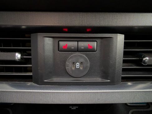 Used 2025 Ford F350 Platinum image 34