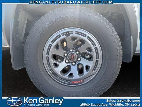 Used 2025 Nissan Frontier PRO-4X AWD/4WD image 23