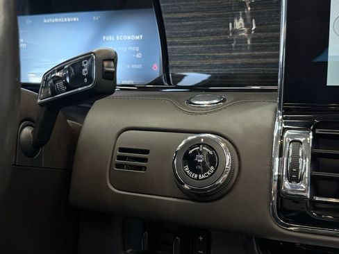 Used 2021 Lincoln Navigator Black Label w/ Cargo Convenience Package AWD/4WD image 26