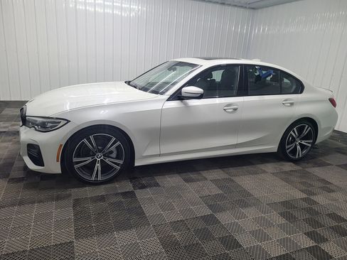 Used 2019 BMW 330i Sedan w/ M Sport Package RWD image 8