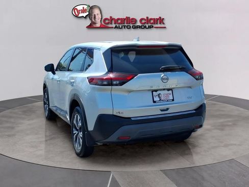 Used 2023 Nissan Rogue SV FWD image 4
