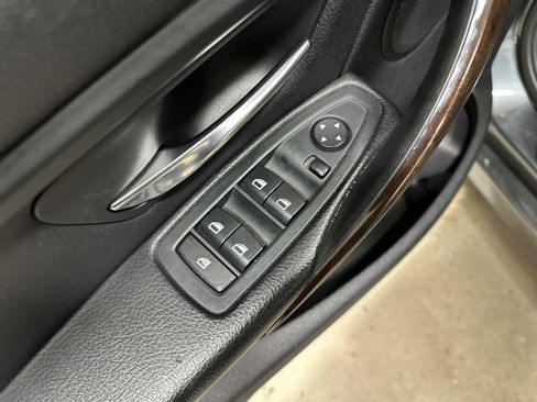 Used 2015 BMW 320i xDrive Sedan AWD/4WD image 15