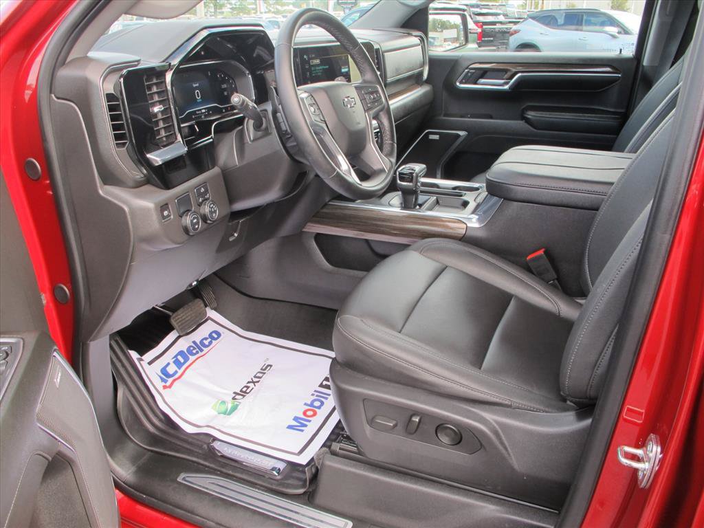 Used 2024 Chevrolet Silverado 1500 RST w/ Convenience Package II RWD image 10