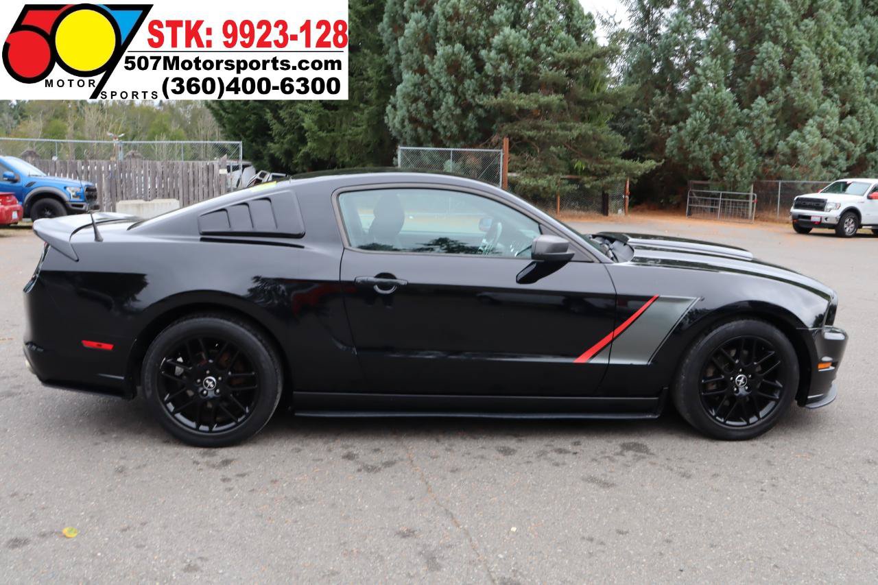 Used 2014 Ford Mustang Premium RWD image 9