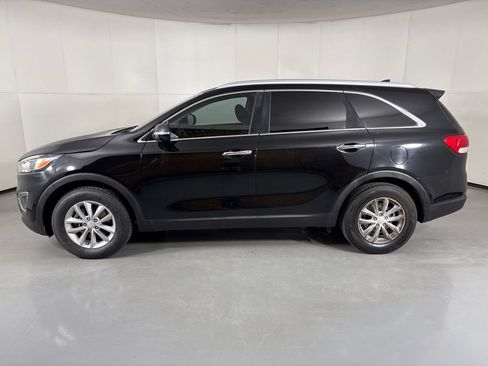 Used 2016 Kia Sorento FWD image 5