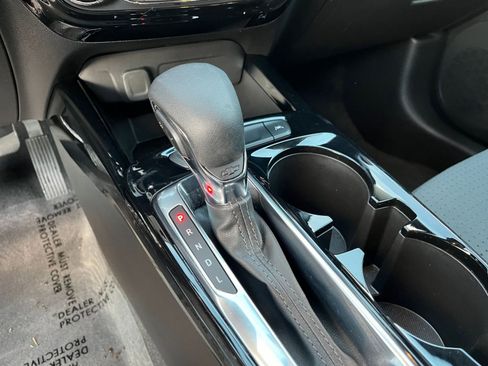 Used 2025 Chevrolet Trax LT image 42