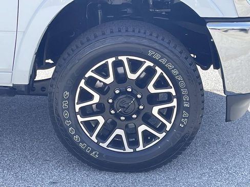 Used 2025 RAM 2500 Limited AWD/4WD image 11