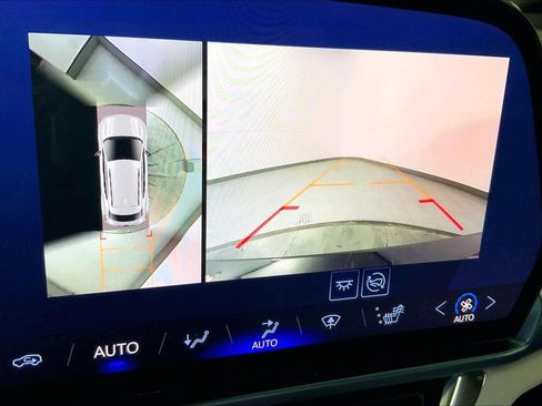 Used 2025 Chevrolet Equinox EV LT image 21