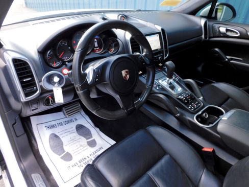 Used 2014 Porsche Cayenne GTS image 13