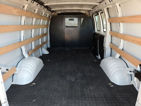 Used 2024 GMC Savana 2500 w/ Driver Convenience Package image 24