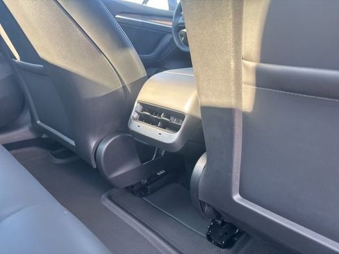 Used 2023 Tesla Model 3 Performance image 17