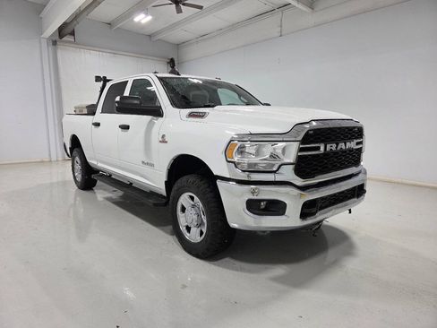 Used 2022 RAM 2500 Tradesman w/ Chrome Appearance Group AWD/4WD image 10
