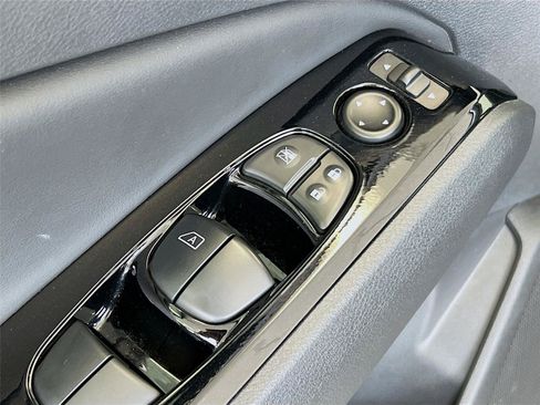 Used 2023 Nissan Altima 2.5 SV AWD/4WD image 19