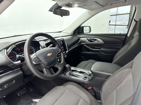 Used 2020 Chevrolet Traverse LS image 12