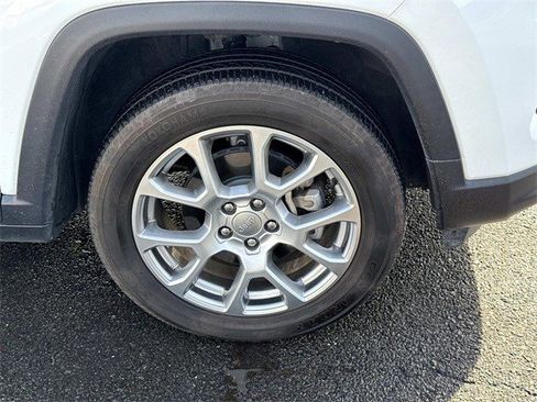 Used 2022 Jeep Compass Latitude w/ Sun and Sound Group image 7