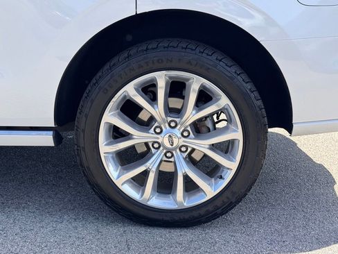 Certified 2019 Ford Expedition Platinum RWD image 15