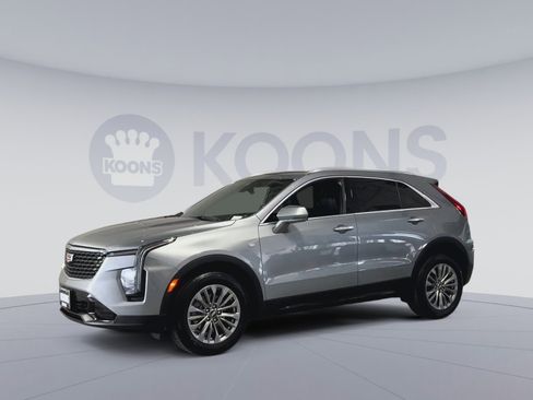 Used 2024 Cadillac XT4 Premium Luxury image 7