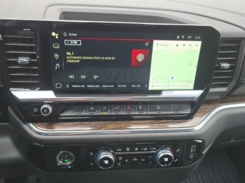 Used 2024 GMC Sierra 1500 Elevation image 19