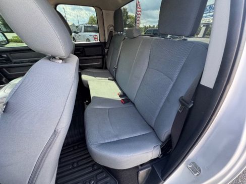 Used 2018 RAM 1500 Express w/ Express Value Package AWD/4WD image 15