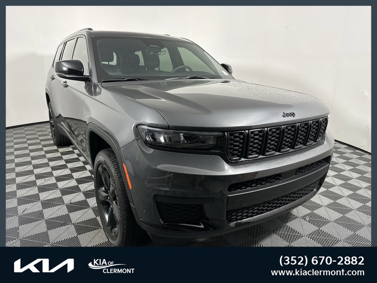 Used 2025 Jeep Grand Cherokee L Altitude RWD image 1