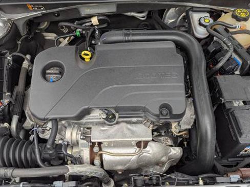 Used 2022 Chevrolet Malibu LT FWD image 29