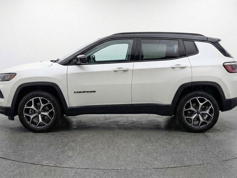 Used 2025 Jeep Compass Limited image 5