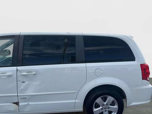 Used 2013 Dodge Grand Caravan SE FWD image 32
