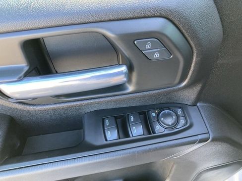 Used 2024 Chevrolet Silverado 2500 Custom w/ Custom Value Package image 16