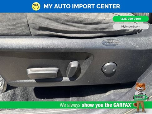 Used 2020 Toyota Tundra SR5 w/ SR5 Convenience Package AWD/4WD image 12
