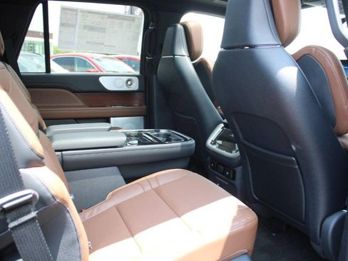New 2023 Lincoln Navigator Reserve image 13