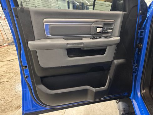 Used 2018 RAM 1500 SLT AWD/4WD image 7
