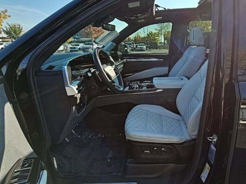 Used 2025 Cadillac Escalade V w/ LPO, ONYX Package image 2