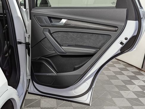 Used 2022 Audi SQ5 Premium Plus w/ Premium Plus Package image 41