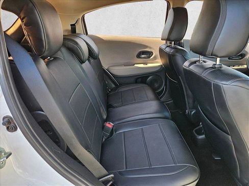 Used 2016 Honda HR-V LX image 24
