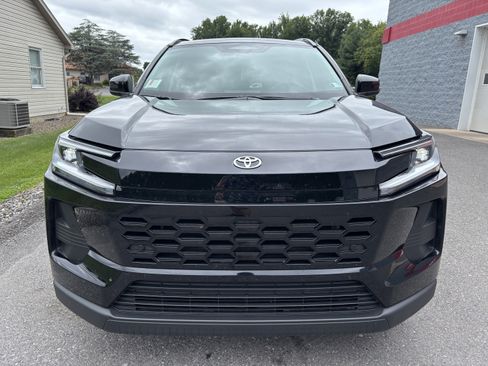 Certified 2026 Toyota RAV4 XLE Premium AWD/4WD image 9