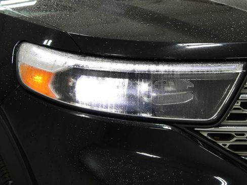 Used 2023 Ford Explorer Limited image 12