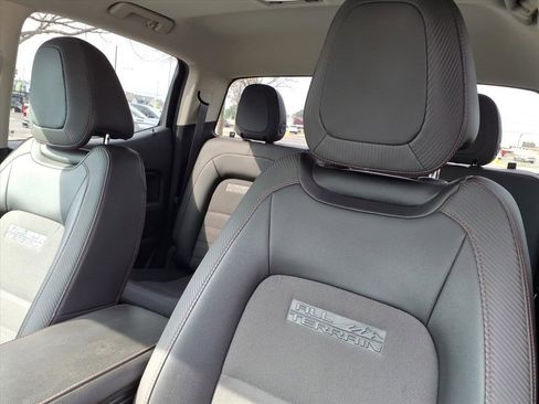 Used 2015 GMC Canyon SLE w/ All-Terrain Package image 13