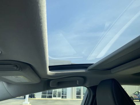 Used 2024 Toyota Prius Limited w/ Limited Premium Package image 21