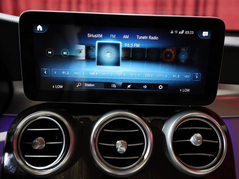 Used 2020 Mercedes-Benz GLC 300 image 18