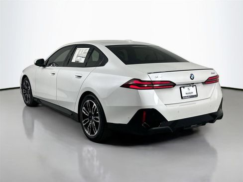 Certified 2026 BMW 530i xDrive w/ M Sport Package AWD/4WD image 7