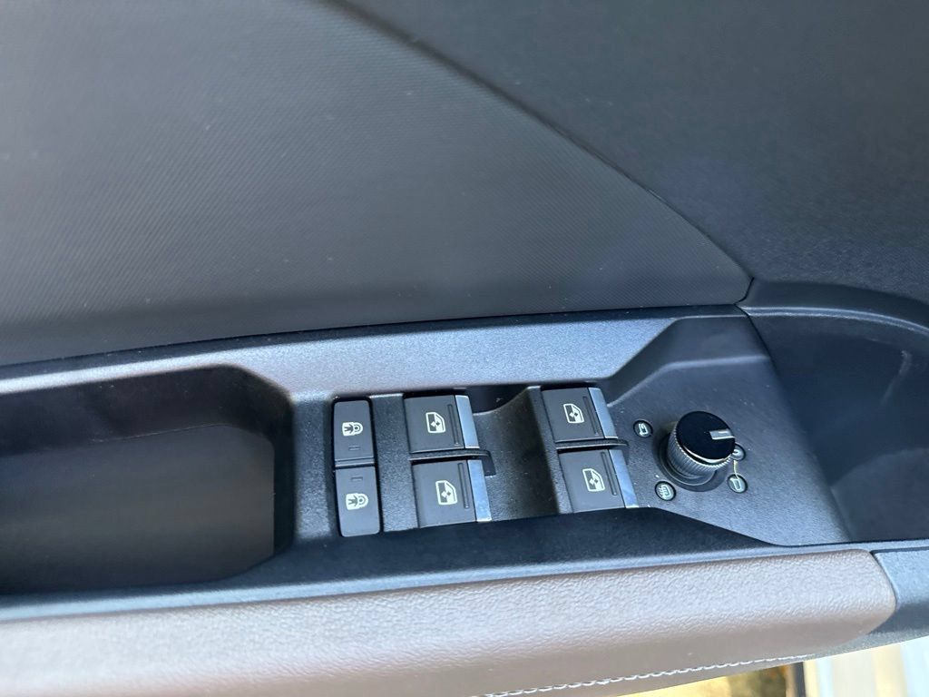 Used 2023 Audi Q4 e-tron Premium w/ Convenience Package RWD image 18