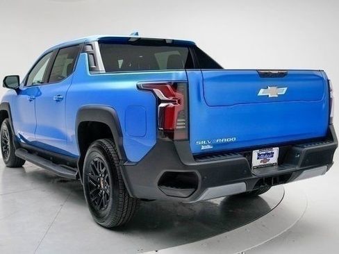 New 2025 Chevrolet Silverado EV LT AWD/4WD image 3