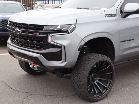 Used 2024 Chevrolet Suburban Z71 w/ Luxury Package image 6