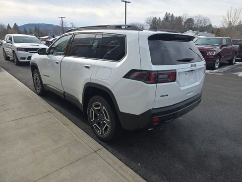 New 2026 Jeep Cherokee Laredo image 4