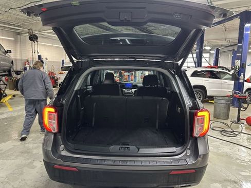 Used 2022 Ford Explorer XLT image 21